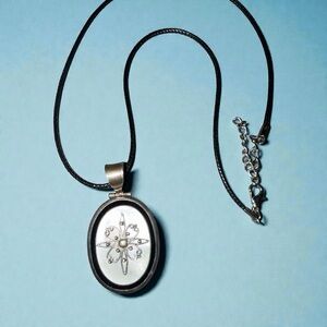 Stunning Vintage 18” 925 Silver and Black MOP Necklace